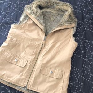 Gap Reversible Vest
